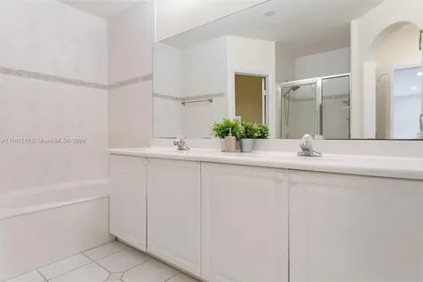 5463 NW 112th Place Doral FL 33178