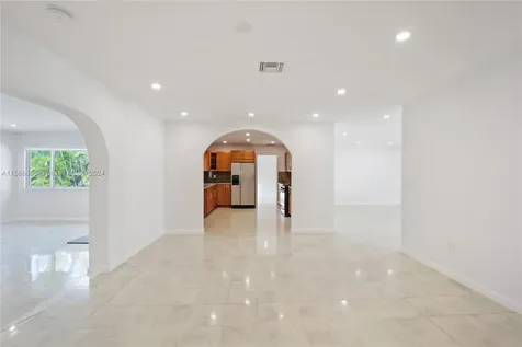 111 E 1st Court Miami Beach FL 33139