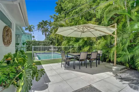 285 Glenridge Road Key Biscayne FL 33149