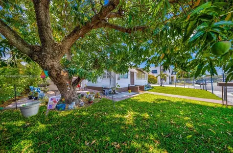 1055 SW 12th Court Miami FL 33135