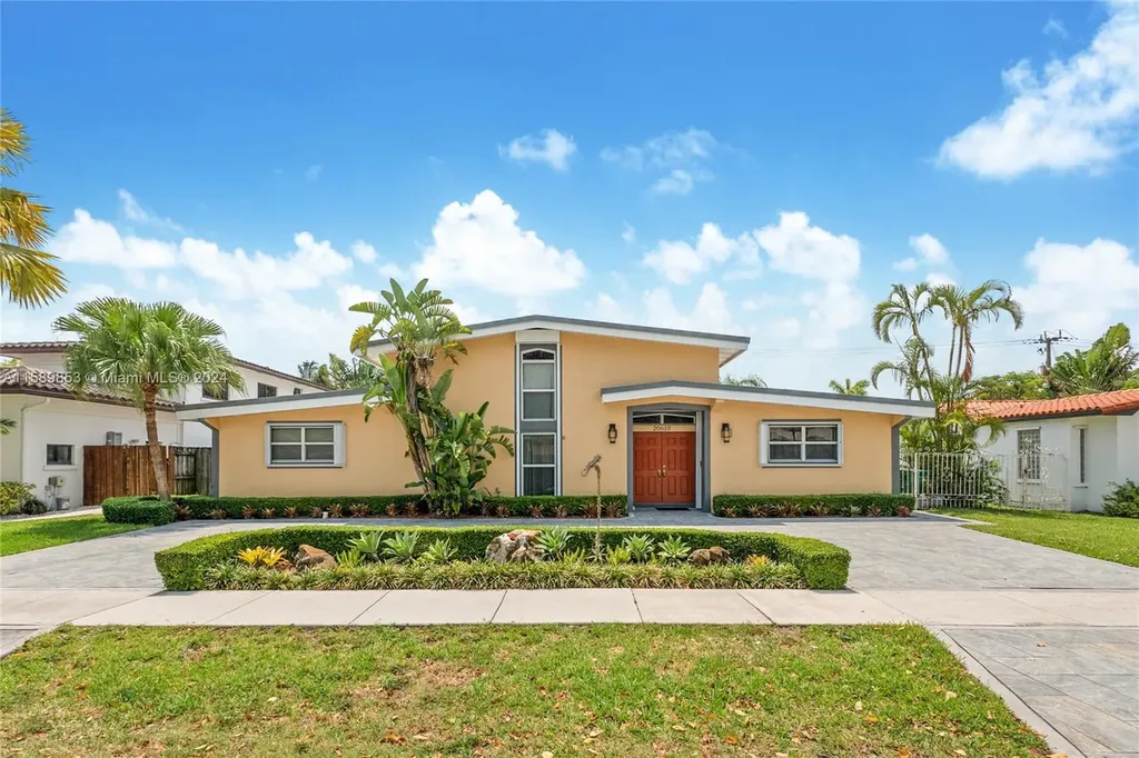20610 NE 22nd Place Miami FL 33180
