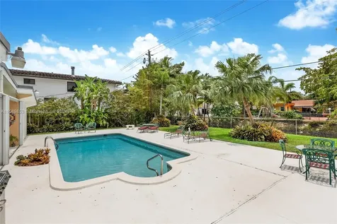 20610 NE 22nd Place Miami FL 33180