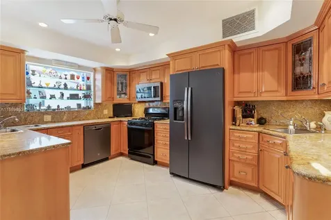 20610 NE 22nd Place Miami FL 33180
