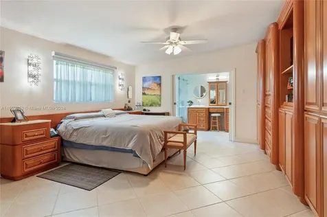 20610 NE 22nd Place Miami FL 33180
