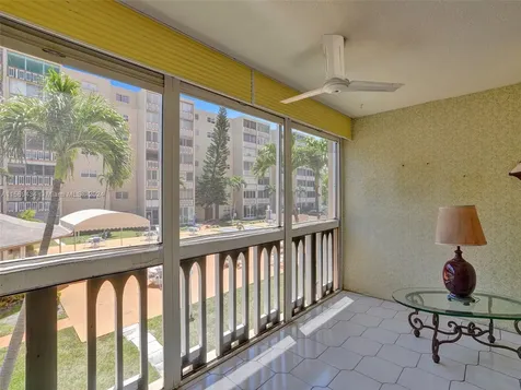 500 NE 12th Avenue Hallandale Beach FL 33009