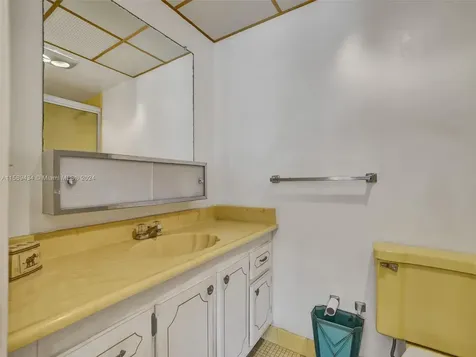 500 NE 12th Avenue Hallandale Beach FL 33009