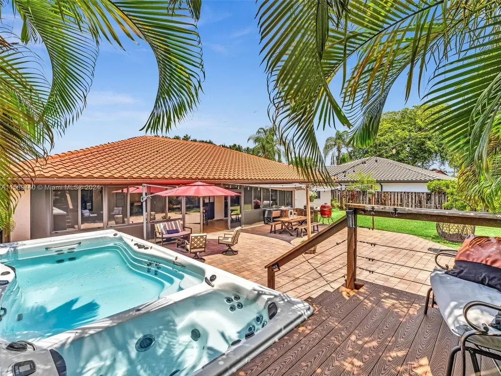 5600 Knighthurst Way Davie FL 33331