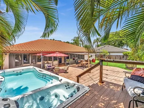 5600 Knighthurst Way Davie FL 33331