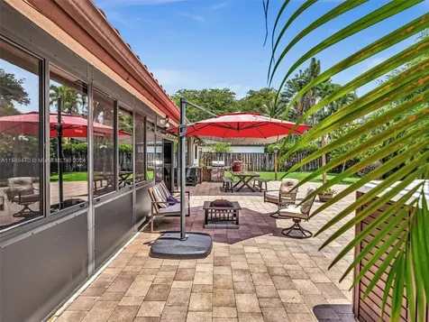 5600 Knighthurst Way Davie FL 33331