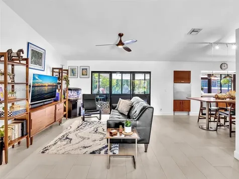 5600 Knighthurst Way Davie FL 33331