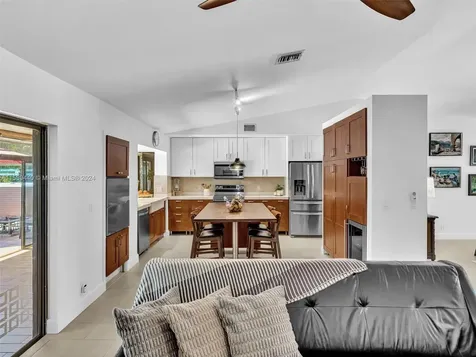 5600 Knighthurst Way Davie FL 33331