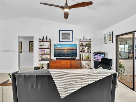 5600 Knighthurst Way Davie FL 33331