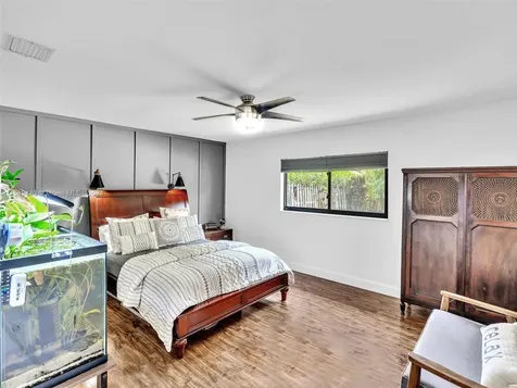 5600 Knighthurst Way Davie FL 33331