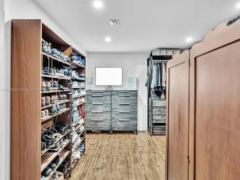 5600 Knighthurst Way Davie FL 33331