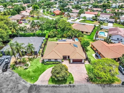 5600 Knighthurst Way Davie FL 33331