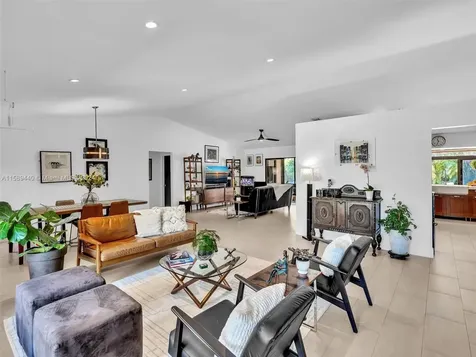 5600 Knighthurst Way Davie FL 33331