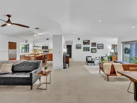 5600 Knighthurst Way Davie FL 33331