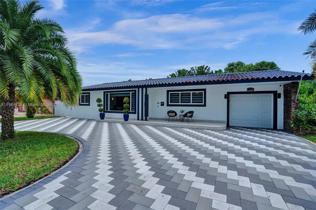 14820 Mahogany Court Miami Lakes FL 33014