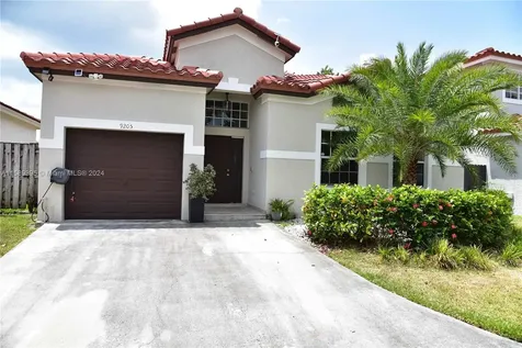 9205 SW 215th Terrace Cutler Bay FL 33189
