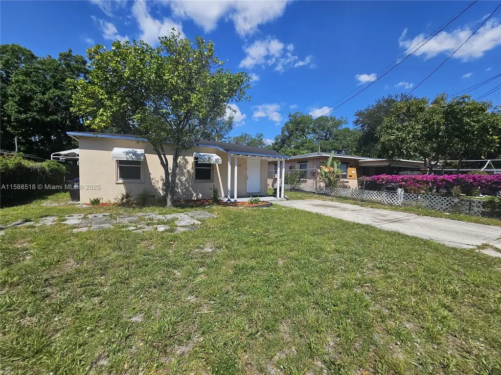 723 NW 15th Way Fort Lauderdale FL 33311