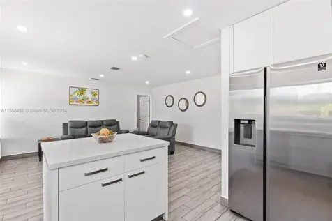 24 NW 50th Street Miami FL 33127