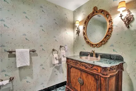6000 Island Boulevard Aventura FL 33160