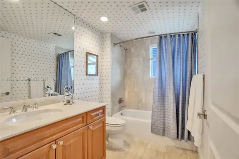 6000 Island Boulevard Aventura FL 33160