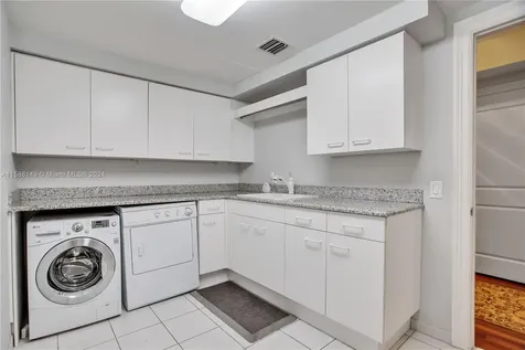 6000 Island Boulevard Aventura FL 33160