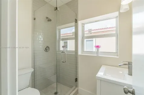 2760 SW 19th Terrace Miami FL 33145