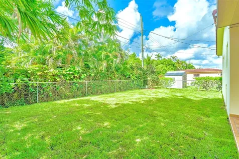 2760 SW 19th Terrace Miami FL 33145
