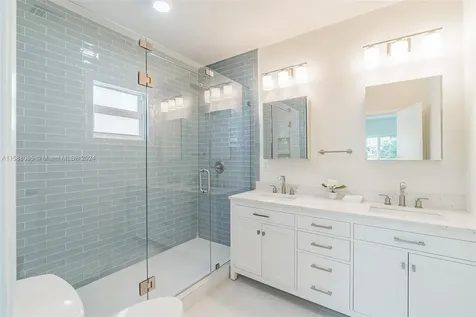 2760 SW 19th Terrace Miami FL 33145