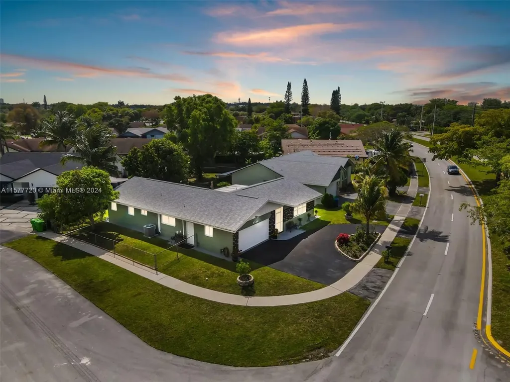 9336 Springtree Lakes Drive Sunrise FL 33351