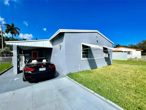 913 NE 2nd Court Hallandale Beach FL 33009