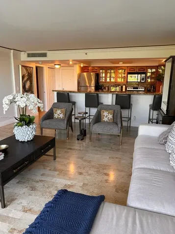 2555 Collins Avenue Miami Beach FL 33140