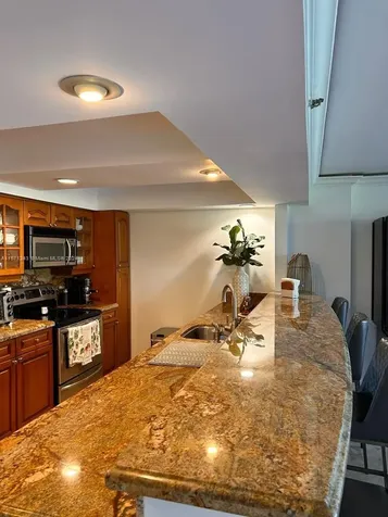 2555 Collins Avenue Miami Beach FL 33140