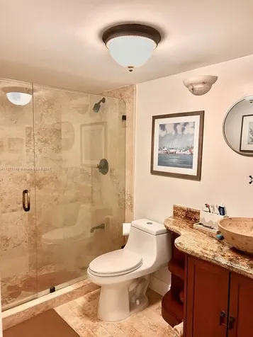 2555 Collins Avenue Miami Beach FL 33140