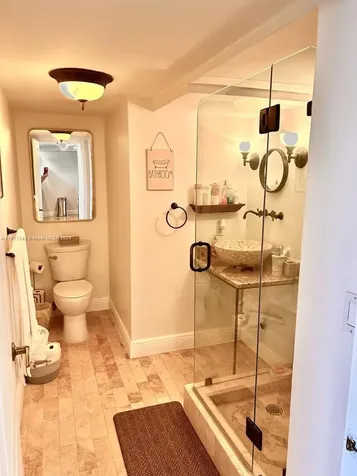 2555 Collins Avenue Miami Beach FL 33140