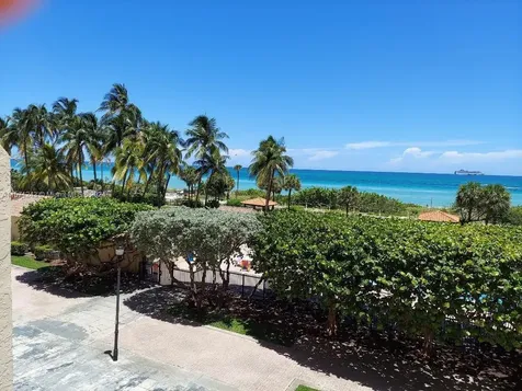 2555 Collins Avenue Miami Beach FL 33140