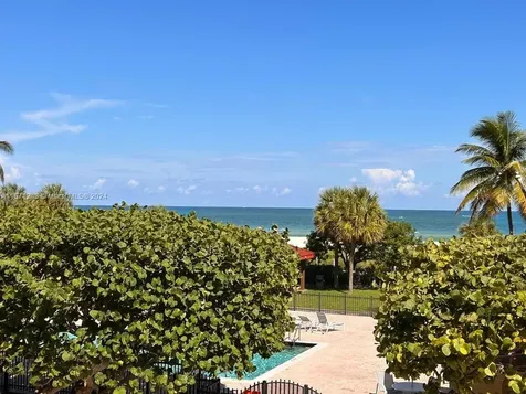 2555 Collins Avenue Miami Beach FL 33140