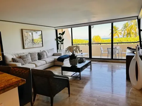 2555 Collins Avenue Miami Beach FL 33140