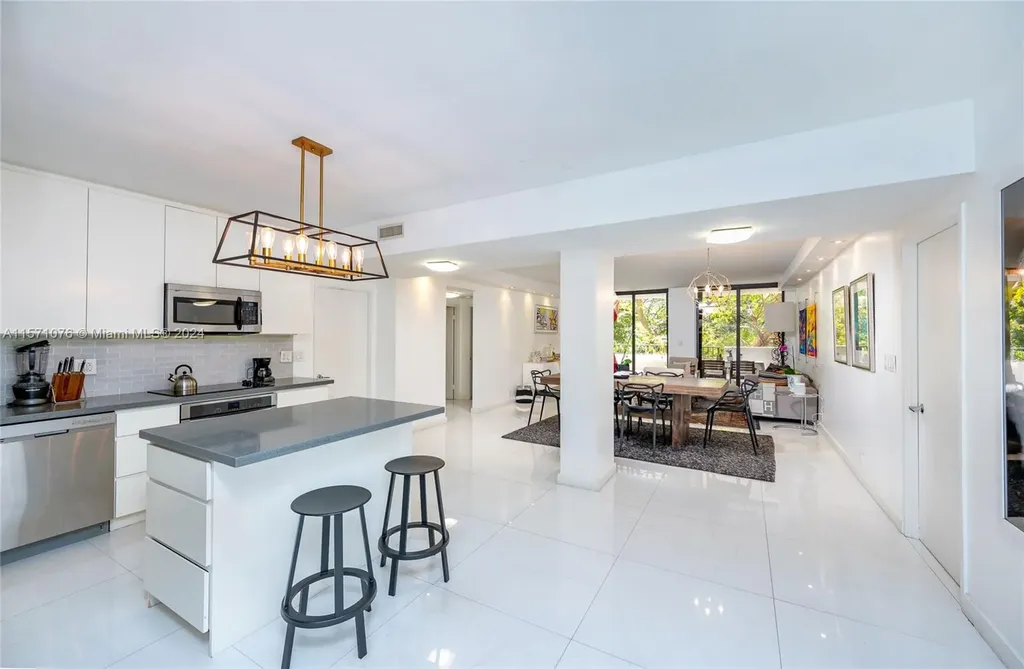 141 Crandon Boulevard Key Biscayne FL 33149