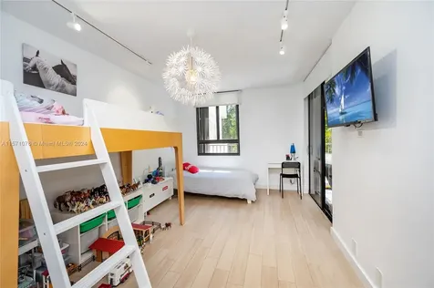 141 Crandon Boulevard Key Biscayne FL 33149