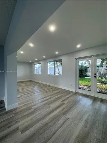 8227 NW 15th Street Plantation FL 33322