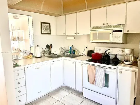 465 Paradise Isle Boulevard Hallandale Beach FL 33009