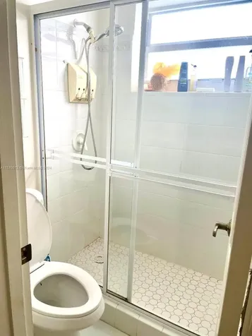 465 Paradise Isle Boulevard Hallandale Beach FL 33009