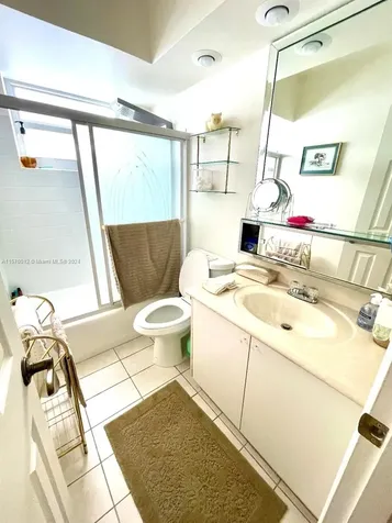 465 Paradise Isle Boulevard Hallandale Beach FL 33009