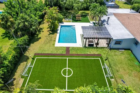 7800 SW 96th Street Miami FL 33156-7511