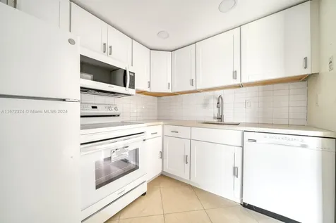 496 NW 165th Street Road Miami FL 33169