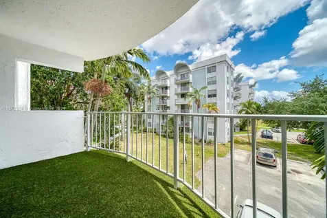 496 NW 165th Street Road Miami FL 33169