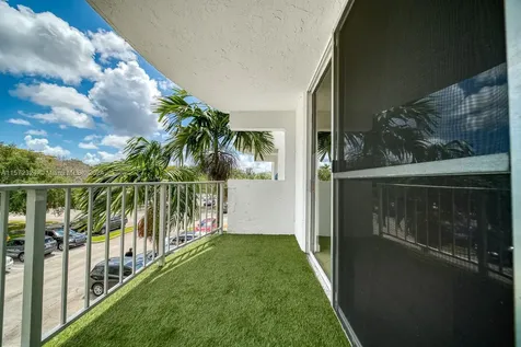 496 NW 165th Street Road Miami FL 33169